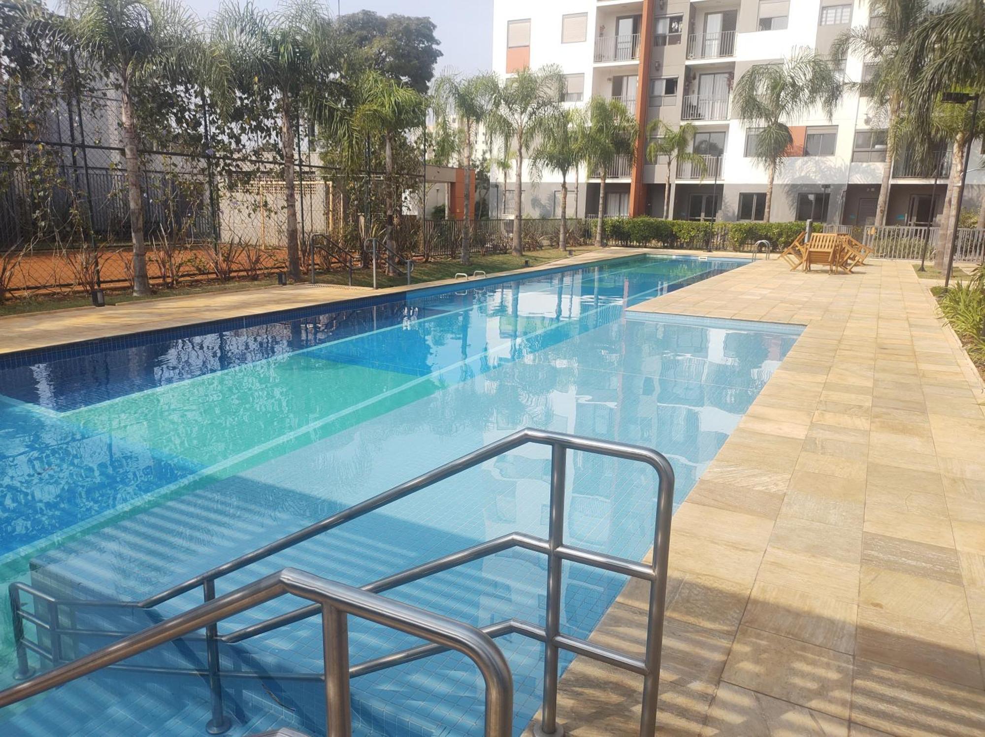 Confortavel E Com Piscina Em Apartment