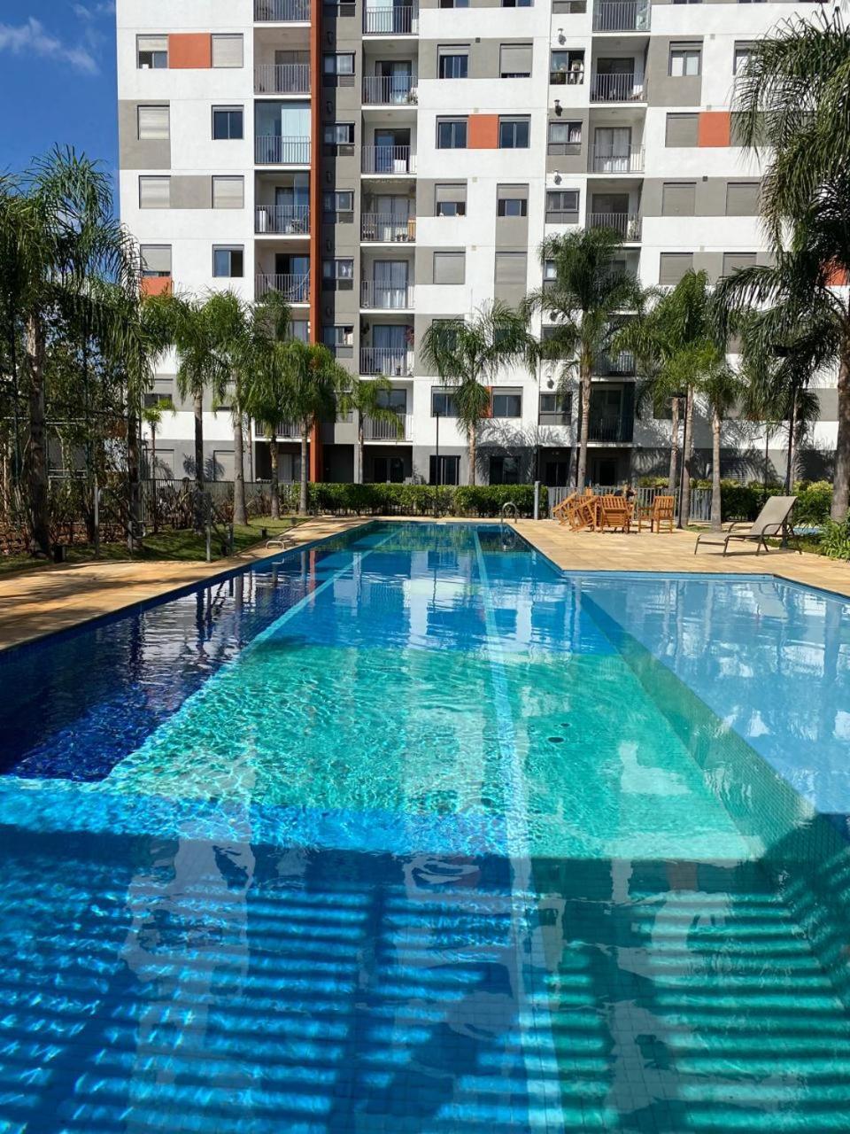 Apartment Confortavel E Com Piscina Em
